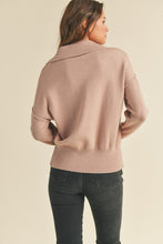 Load image into Gallery viewer, Henley Pullover