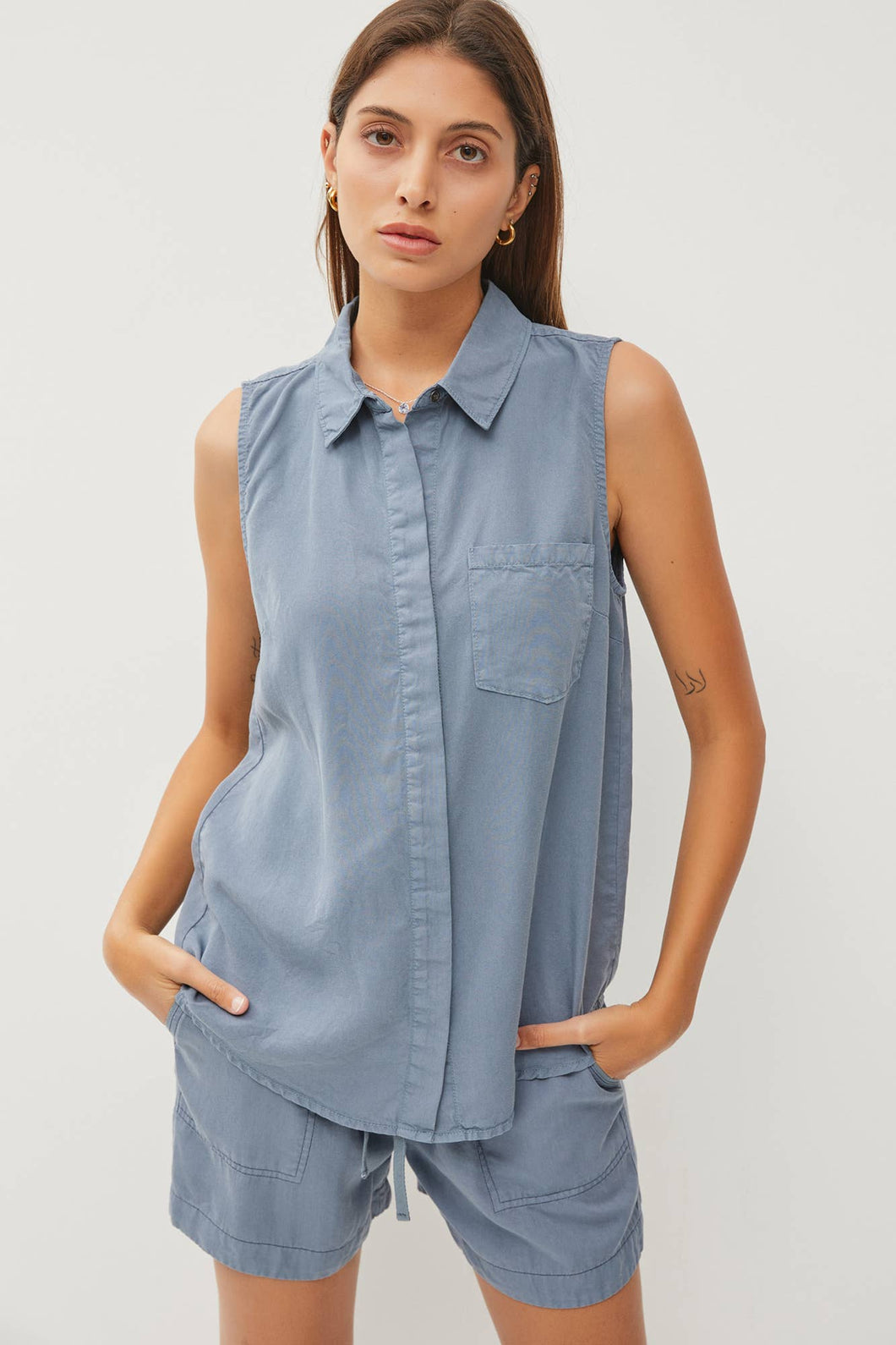 Sleeveless Tercel Button Down