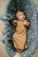 Load image into Gallery viewer, Cafe Organic Ribbed Newborn Knot Hat