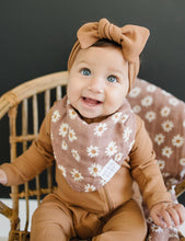 Load image into Gallery viewer, Daisy Dream Bib
