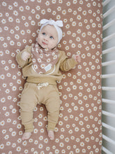 Load image into Gallery viewer, Daisy Dream Bib