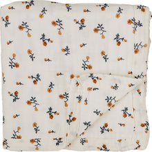 Load image into Gallery viewer, Cream Floral Muslin Quilt