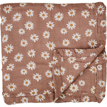 Load image into Gallery viewer, Daisy Dream Muslin Quilt